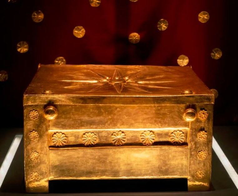 Идентифицираха останките на бащата, брата и сина на Александър Велики в Гърция