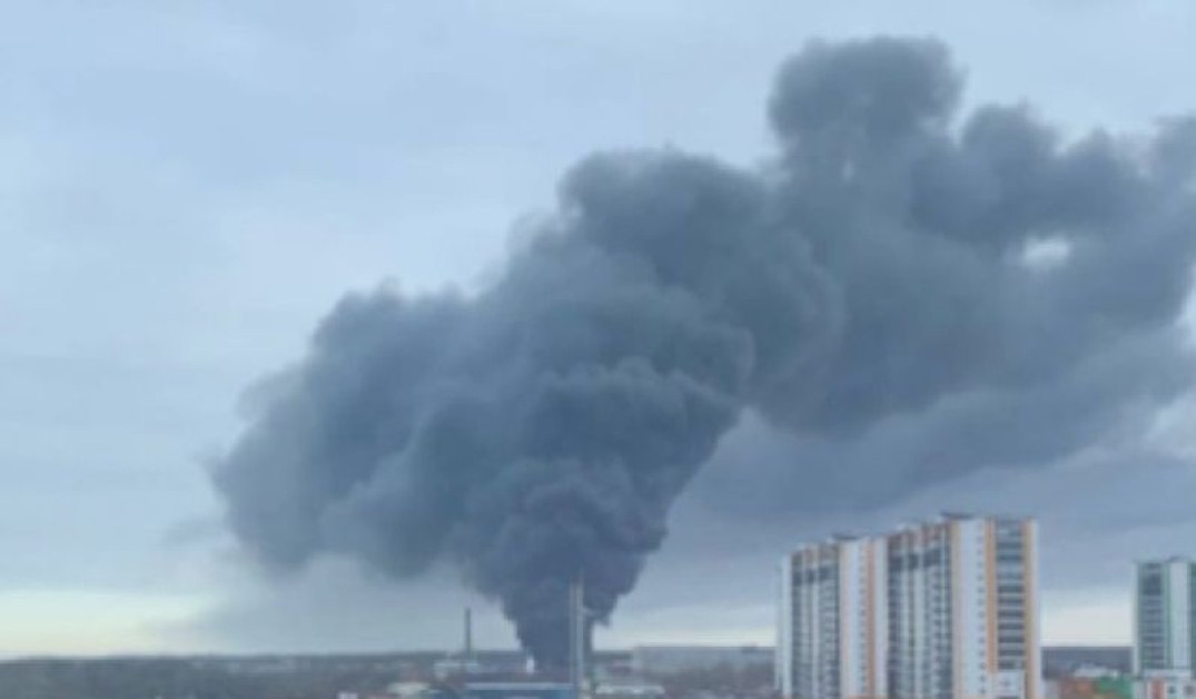 Голям пожар избухна край летището в Санкт Петербург ВИДЕО