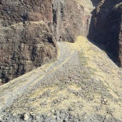 Бедствието в Индонезия погуби 19 души, остави 80 000 без дом