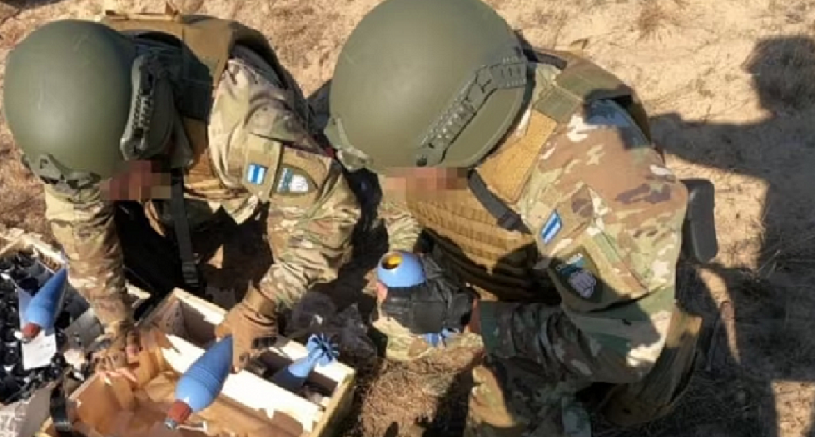 Базирани в Украйна руски въоръжени групировки обявиха, че нанасят удари
