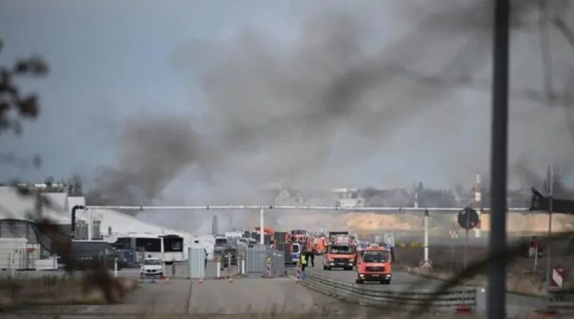 На 12 март избухна пожар на бившето летище Берлин Тегел,