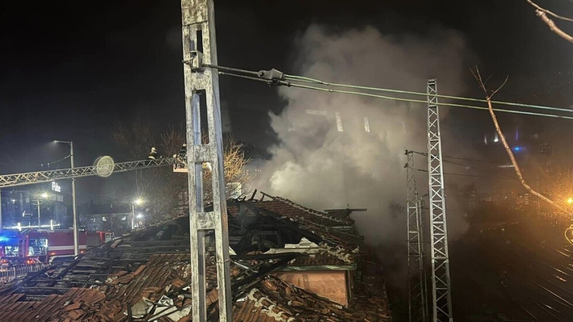 Пожар в Смолян, две къщи изгоряха