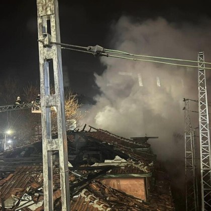 Две къщи са изгорели в ромската махала на смолянския квартал