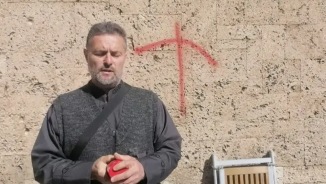 Сливенски свещеник обяви гладна стачка