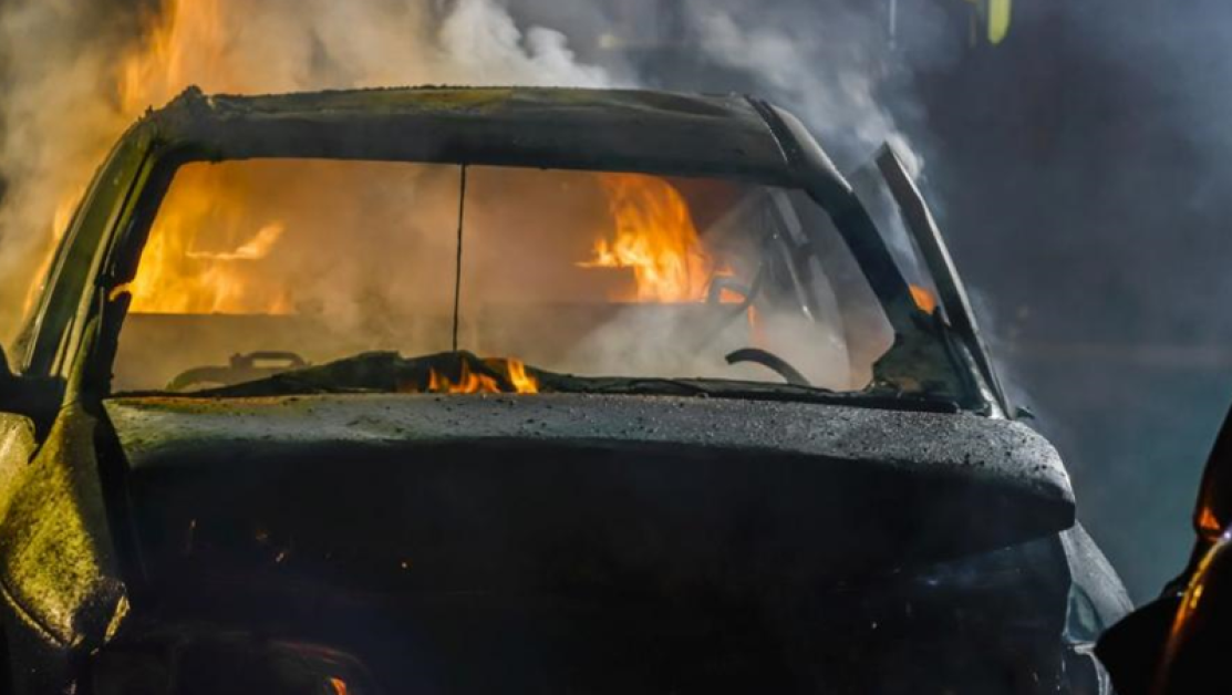 Лек автомобил лумна в пламъци в Кричим