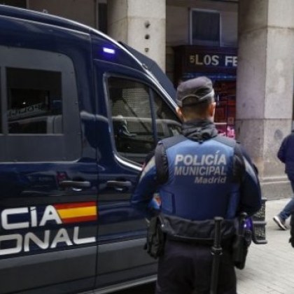 Шестима души загинаха в Испания при врязване на камион на