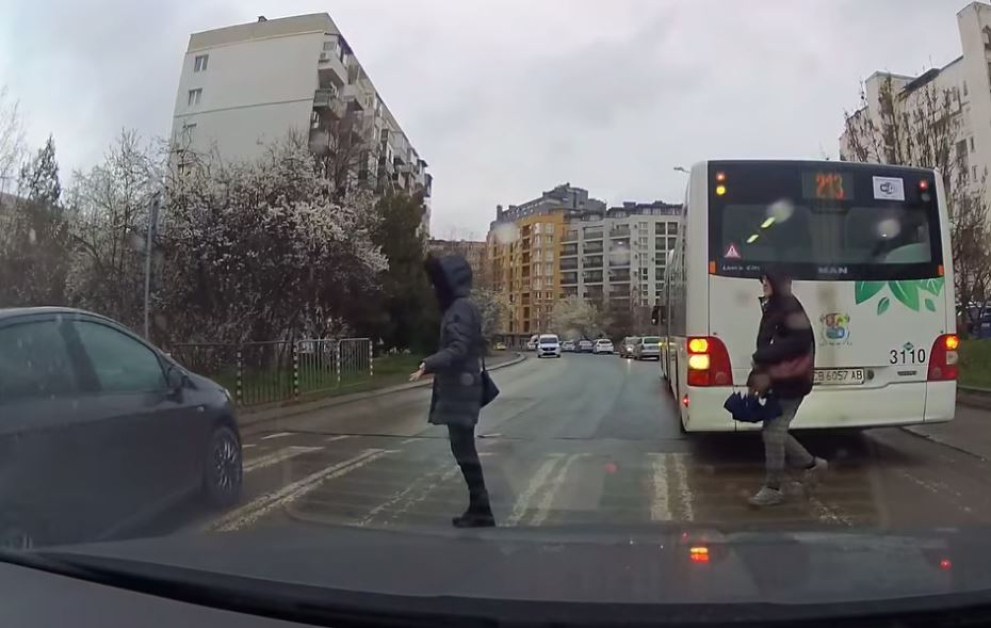 Спорна ситуация на пътя се е разиграла в София вчера.