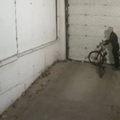 Мъж открадна два велосипеда в два поредни дни от два