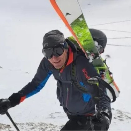 54 годишният италиански скиор Карлучо Сартори който оцеля от лавина след 23 часа