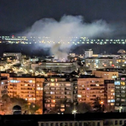  Извънредна ситуация в Русе Къща е избухнала в пламъци на ул