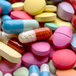 Разбиха мрежа за нелегална продажба на хормонални медикаменти