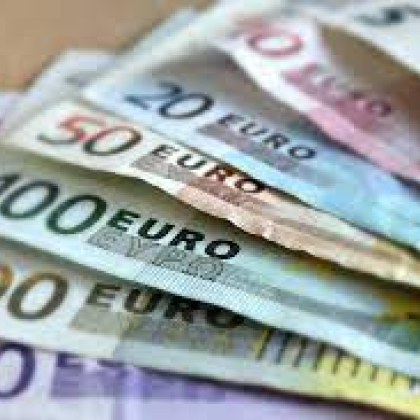 Гърция ще повиши месечната минимална брутна заплата с 6 4 до