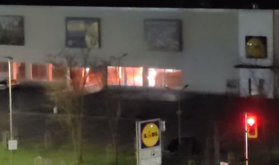 Пожар горя в магазин в София