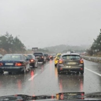 Задръстване се образува на автомагистрала Тракия между 18 21