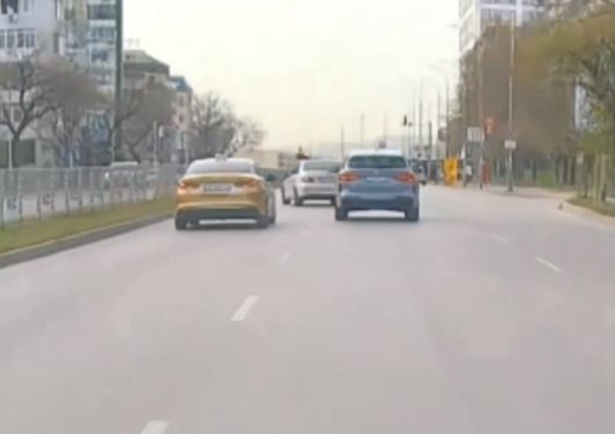 Ляв завой от дясна лента: Шофьор едва не предизвика меле във Варна  ВИДЕО
