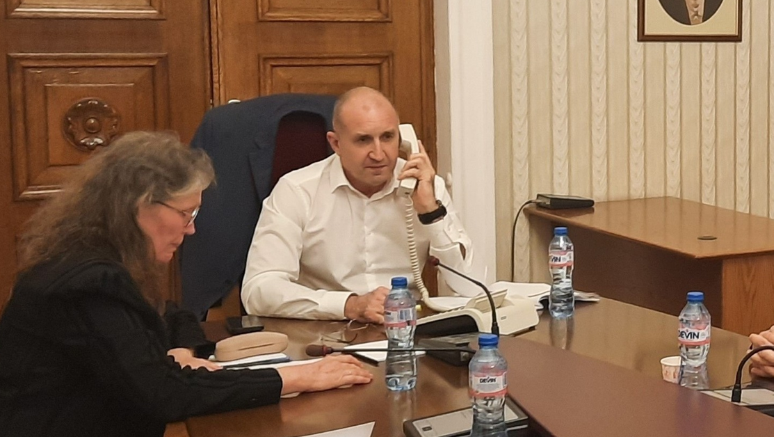 Румен Радев проведе телефонен разговор с президента на Израел