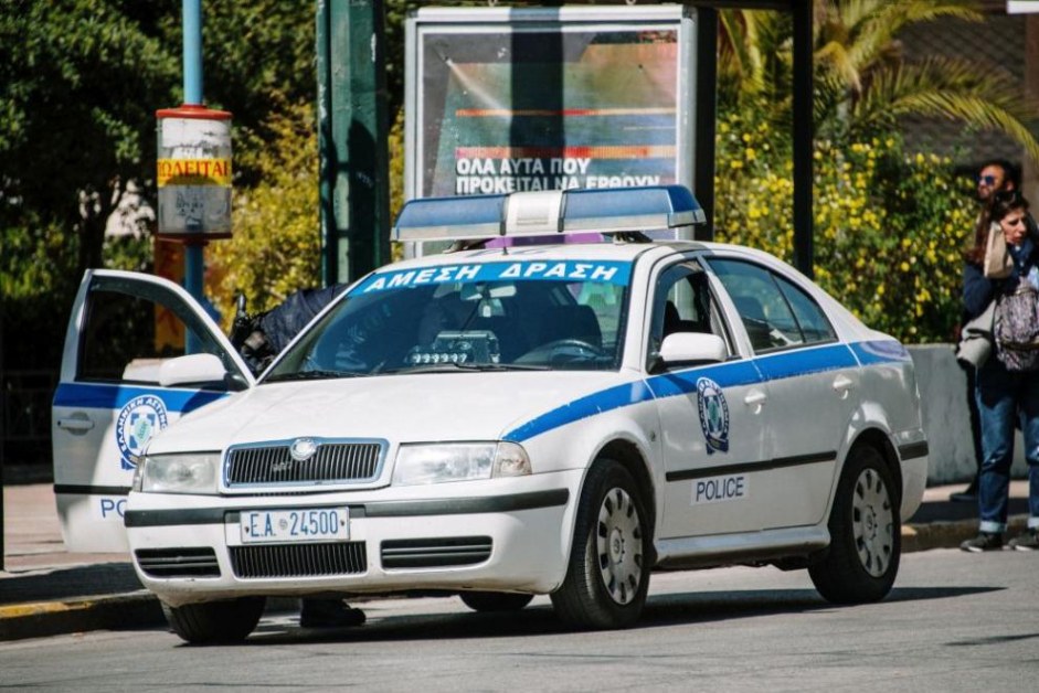 Арестуваха семейство българи в Гърция за измами с луксозни коли