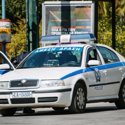Семейство българи е арестувано в Гърция за измами с продажба