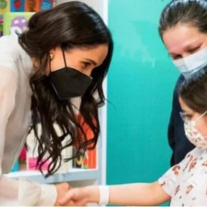 Съпругата на принц Хари Меган Маркъл направи изненадващо посещение в Детската болница