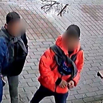 Деца тарашиха сграда в София и откраднаха стар лаптоп твърди