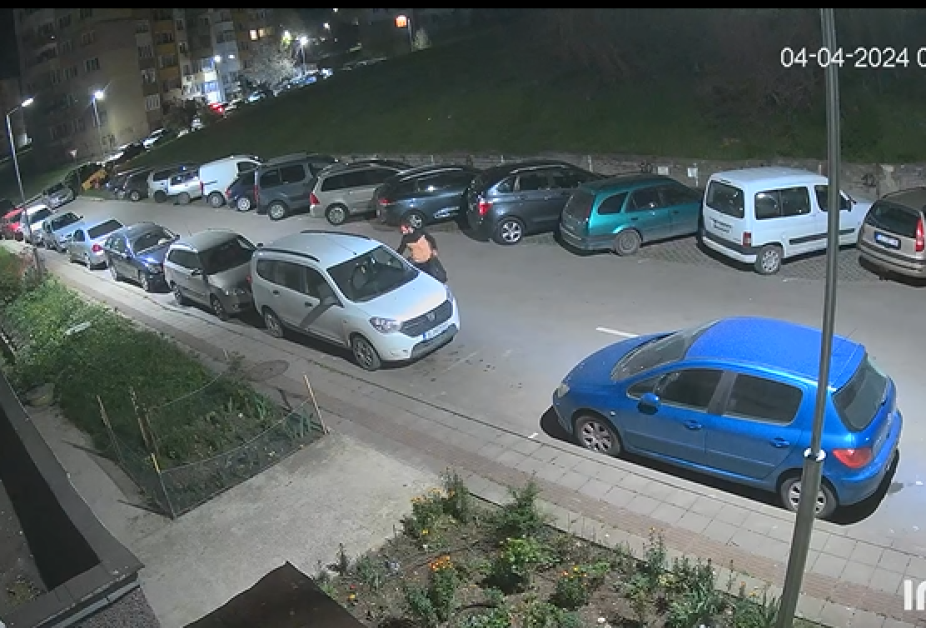 Варненец предупреди своите съграждани за млад мъж, който проверява коли