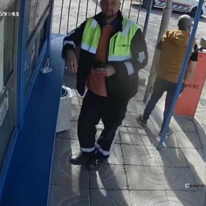 Проверяват служителя на ДАИ, който свали номерата на "паяка", вдигал колата му