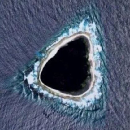Дупка в океана или странен остров – тази гледка изуми