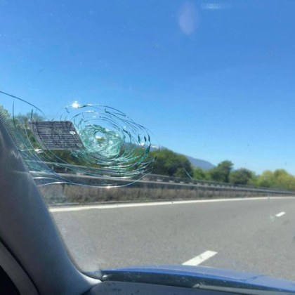 Шофьор изхвърли стъклено шише на автомагистрала Тракия Действието е извършено