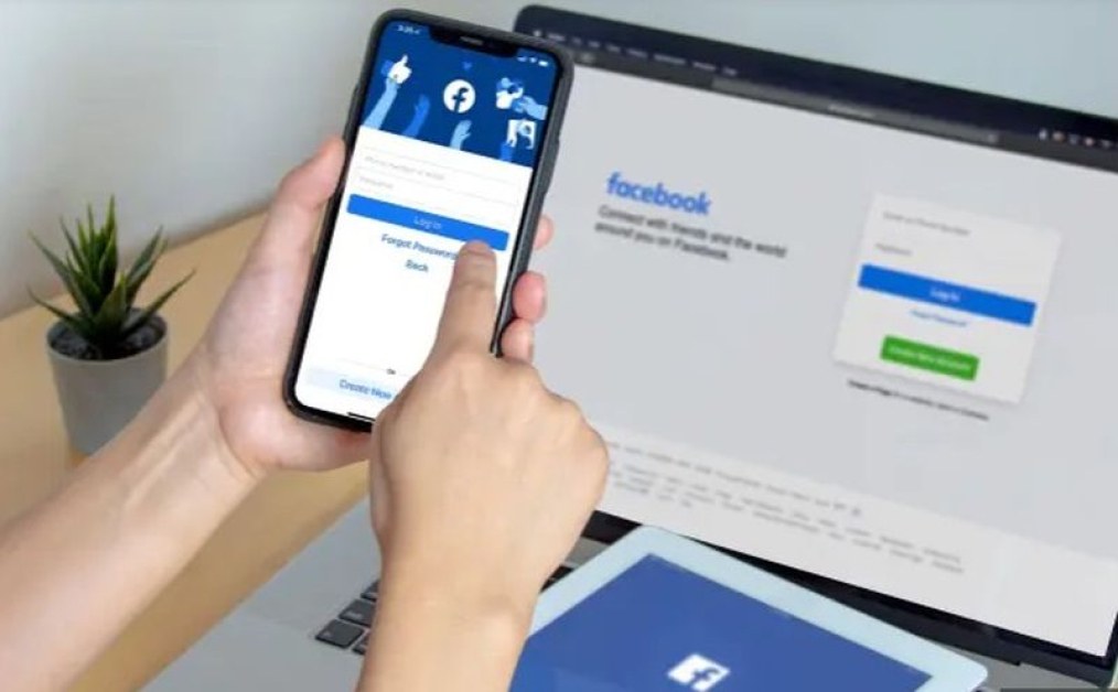 Милиони потребители на Facebook трябва да сменят паролите си. Откраднати са!