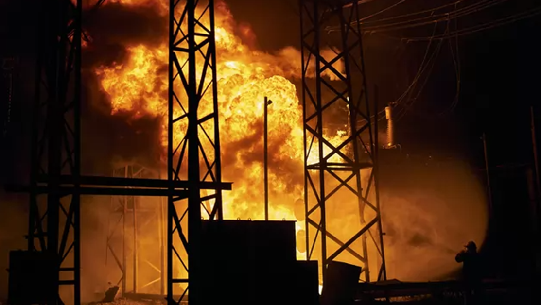Руска атака унищожи една от най-големите електроцентрали в Украйна ВИДЕО