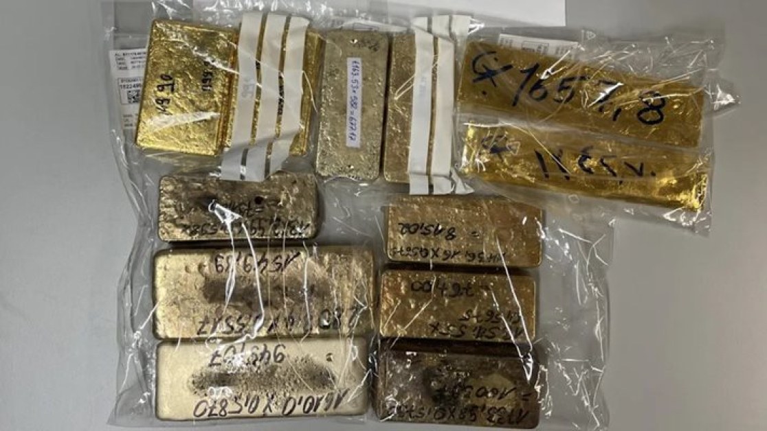 Хванаха българи с 18 кг златни кюлчета на магистрала в