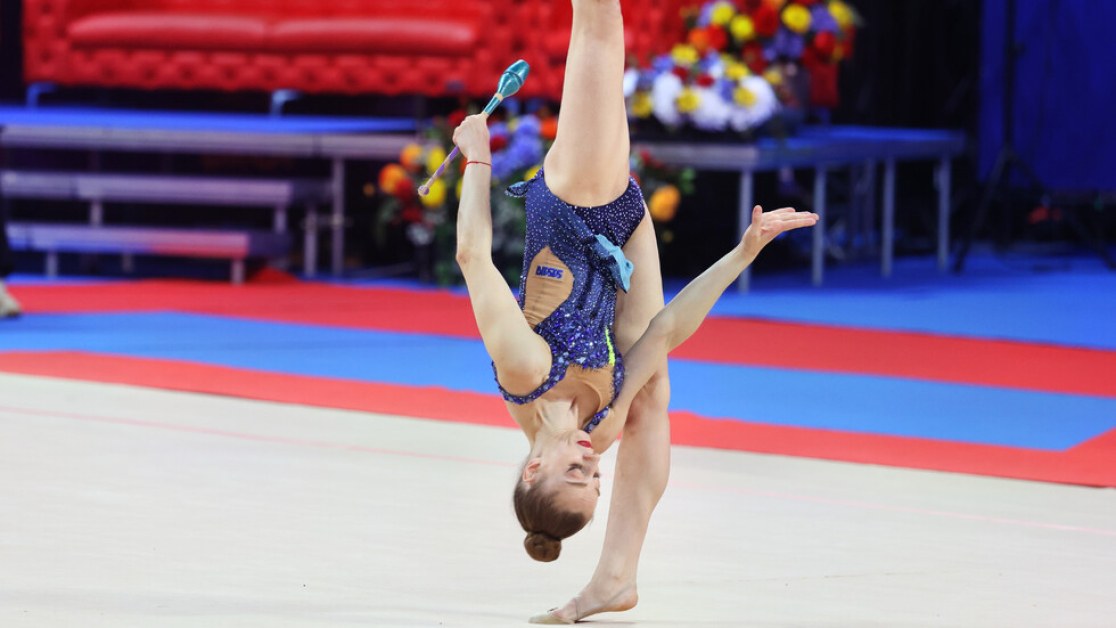 Българската гимнастичка Боряна Калейн завоюва сребърен медал във финала на