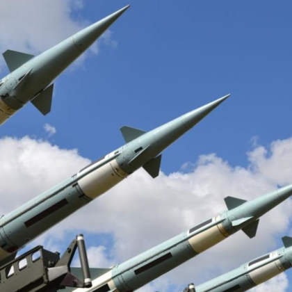 Нападението с ирански безпилотни самолети и балистични ракети е най новото