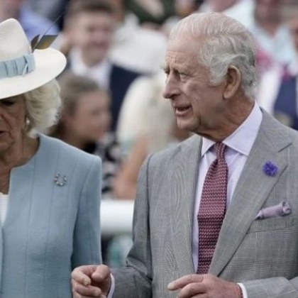 75 годишният крал Чарлз III от Великобритания беше забелязан със съпругата