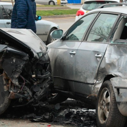 Катастрофа затруднява движението по пътя Добрич Варна Инцидентът е станал