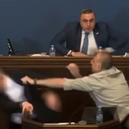 Грузинският депутат Александър Елисашвили от опозиционната партия Граждани влезе в