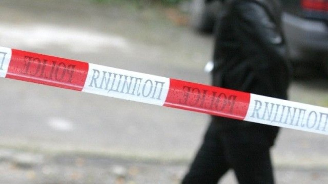 Откриха тяло на мъж в София, завързан със свински опашки