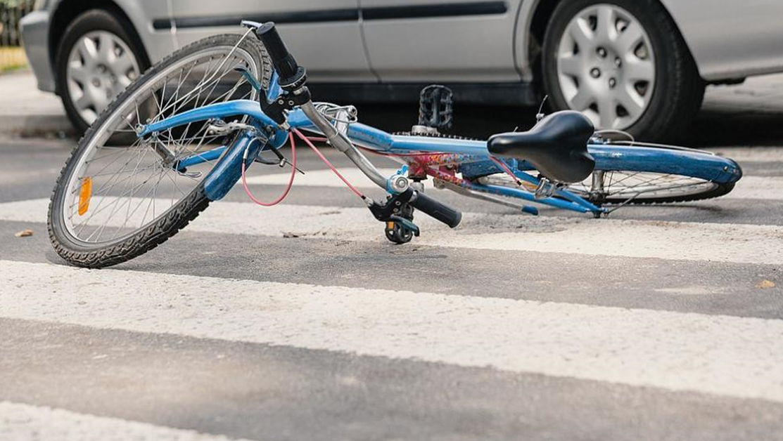 Велосипедист е с опасност за живота след катастрофа вчера.По предварителни