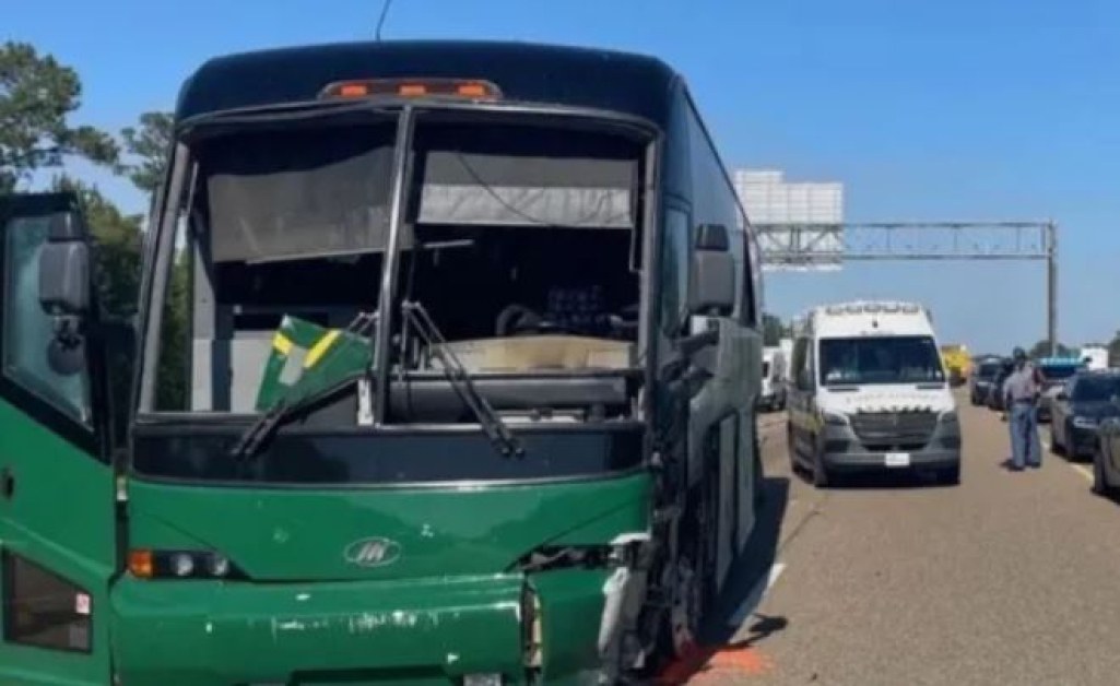 Снимка: Студент спря неуправляем автобус, спаси десетки пътници