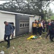 Български автобус се обърна, 11 са ранени СНИМКИ