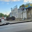 Кола се обърна странично в София СНИМКА