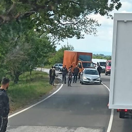 Верижна катастрофа блокира пътя София-Варна СНИМКИ