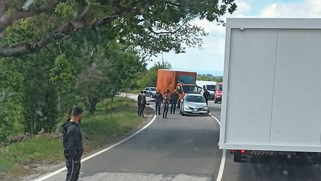 Снимка: Верижна катастрофа блокира пътя София-Варна СНИМКИ