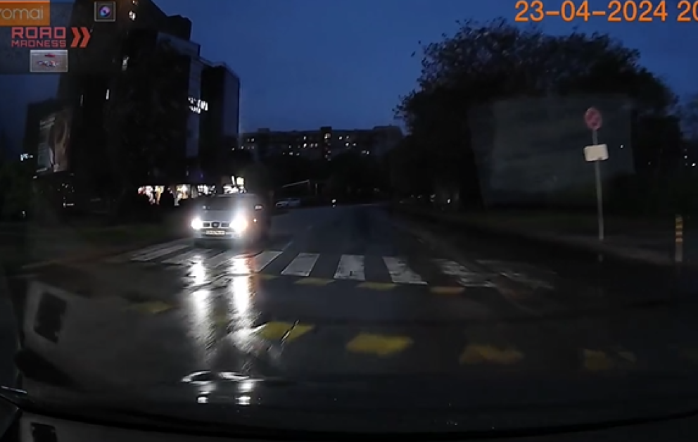 Шофьор със сливенска регистрация изненада водачи на кръстовище в Пловдив