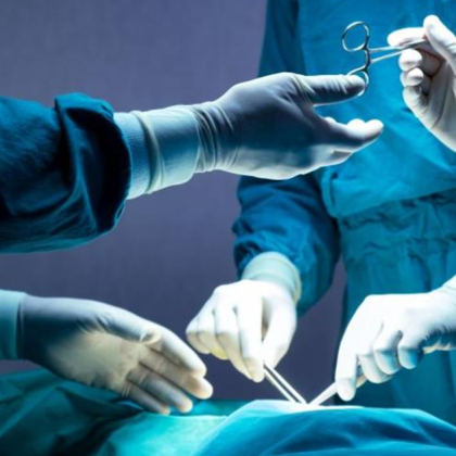Хирурзи в САЩ трансплантираха модифициран свински бъбрек на жив човек