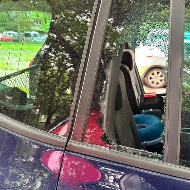 Пореден случай на разбита и ограбена кола в София.За случката