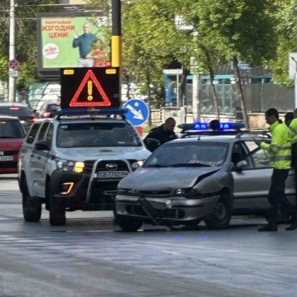 Опасен инцидент в центъра на София Мъж за малко не