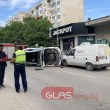 Каскада в Пловдив: Кола се обърна на оживена улица, линейка и пожарна са на място СНИМКИ