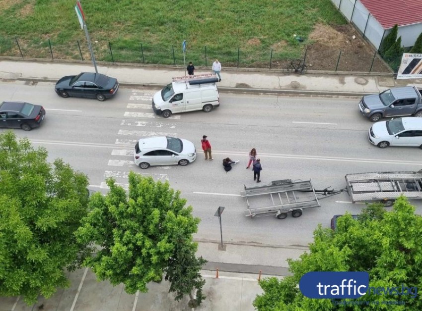 Блъснаха момиче на пешеходна пътека в Пловдив, пише . Очевидците