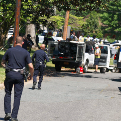 Четирима полицаи са убити в Северна Каролина други четирима са